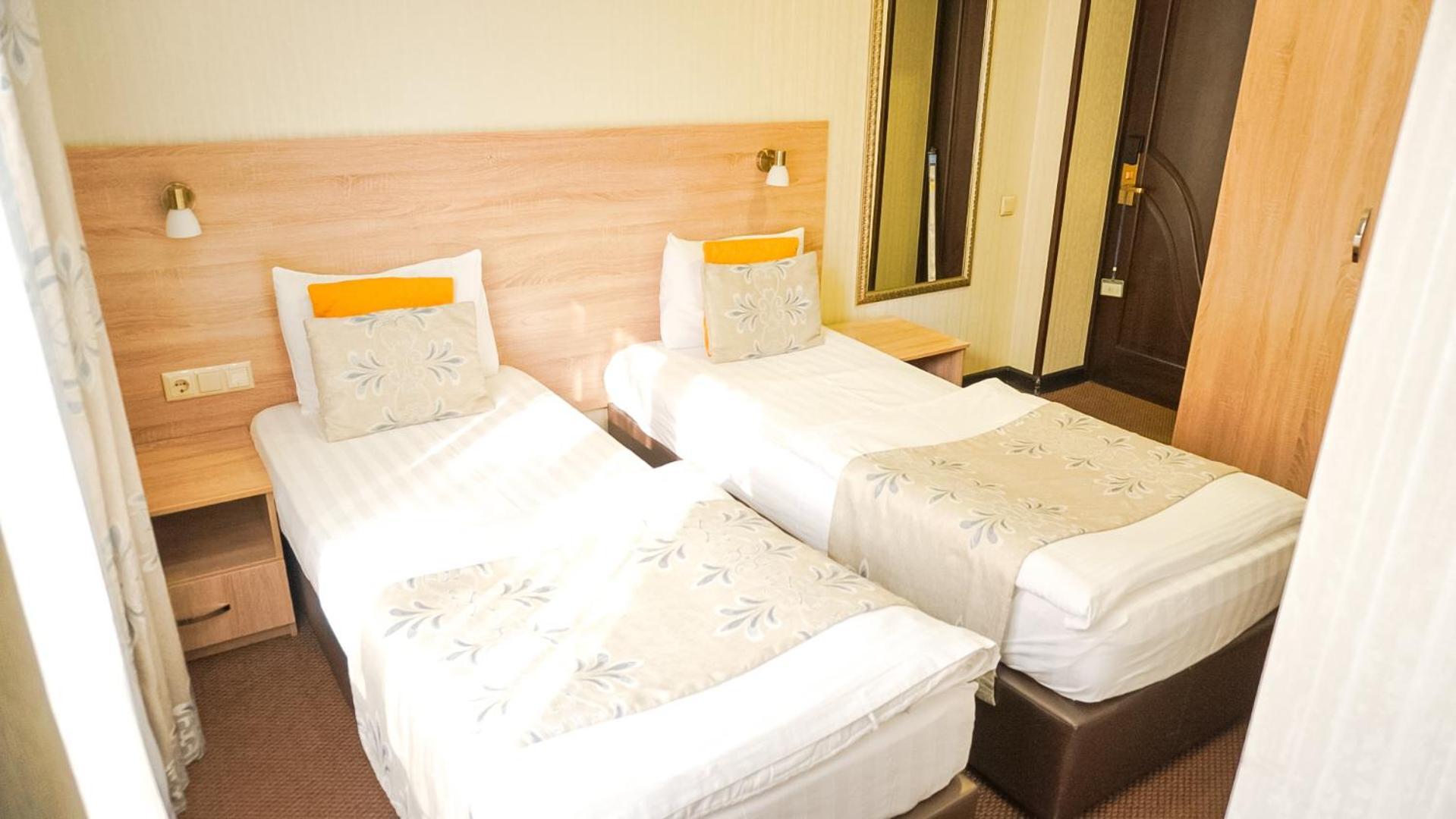 Silk Way Otel Almatı Dış mekan fotoğraf